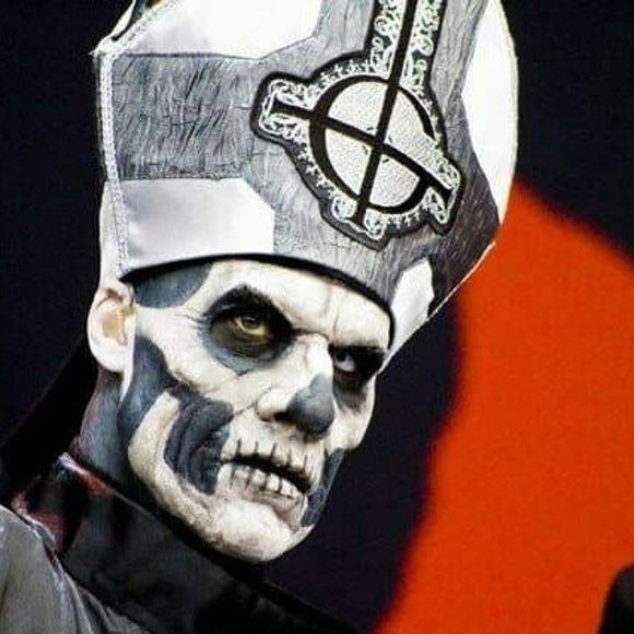 Meet your Posher, Celina - Picture 1 of 16